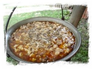 Bogracs met traditioneel gerecht