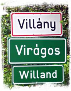 Naamborden van het stadje Villany